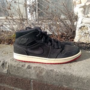 Air Jordan 1 Mid Black Nouveau Size 11 No Box